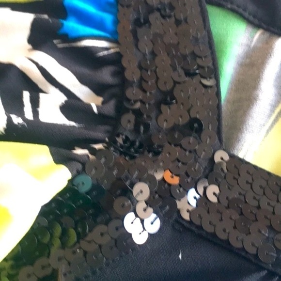 Sandra & Andre dressy shirt. Very cute on. Gorgeous colors. Size M - Picture 6 of 9